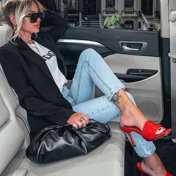 Red mules - Picture 1 of 4